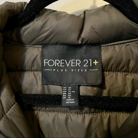 Forever 21 Light Puffer Jacket - Picture 2 of 9